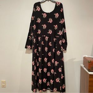Old Navy Black and Red Floral Long Sleeve Maxi Dress Size XXL Tall